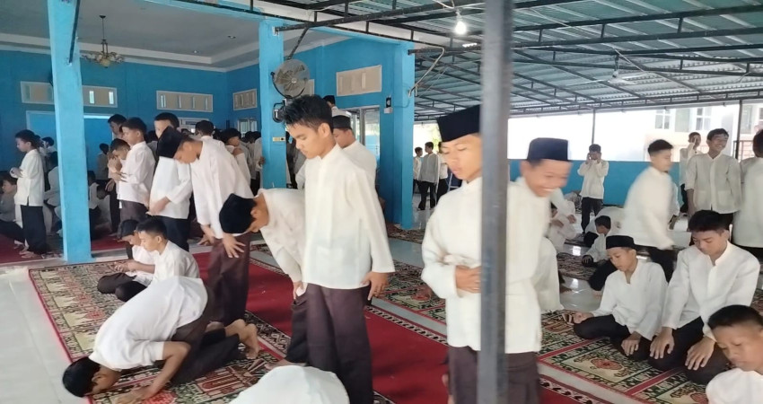 MTsN 5 Kota Padang Laksanakan Pembiasaan Shalat Dhuha untuk Meningkatkan Spiritual dan Disiplin Siswa