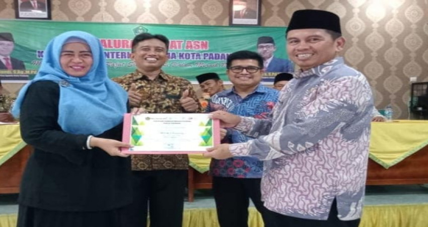 MTsN 5 Kota Padang Kembali Berprestasi, Raih Tiga Penghargaan Sekaligus