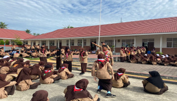 330 Siswa Mengikuti Latihan Perdana Ekskul Pramuka MTsN 5 Kota Padang