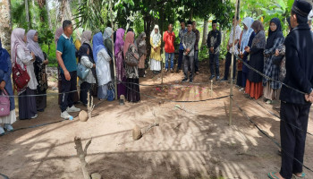 Keluarga Besar MTsN 5 Kota Padang Tunjukkan Rasa Duka Mendalam atas Wafatnya Suami Salah Satu Guru