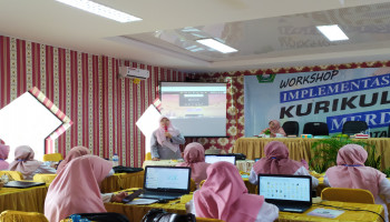 Antusias Hari Ke-2 Pelaksanaan Workshop MTsN 5 Kota Padang Berjalan Sukses