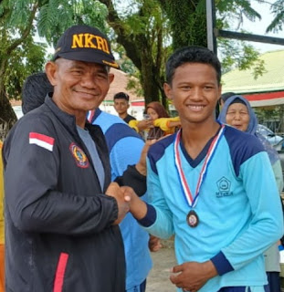 Oqtha Varino Jasril, juara 3 lomba tolak peluru