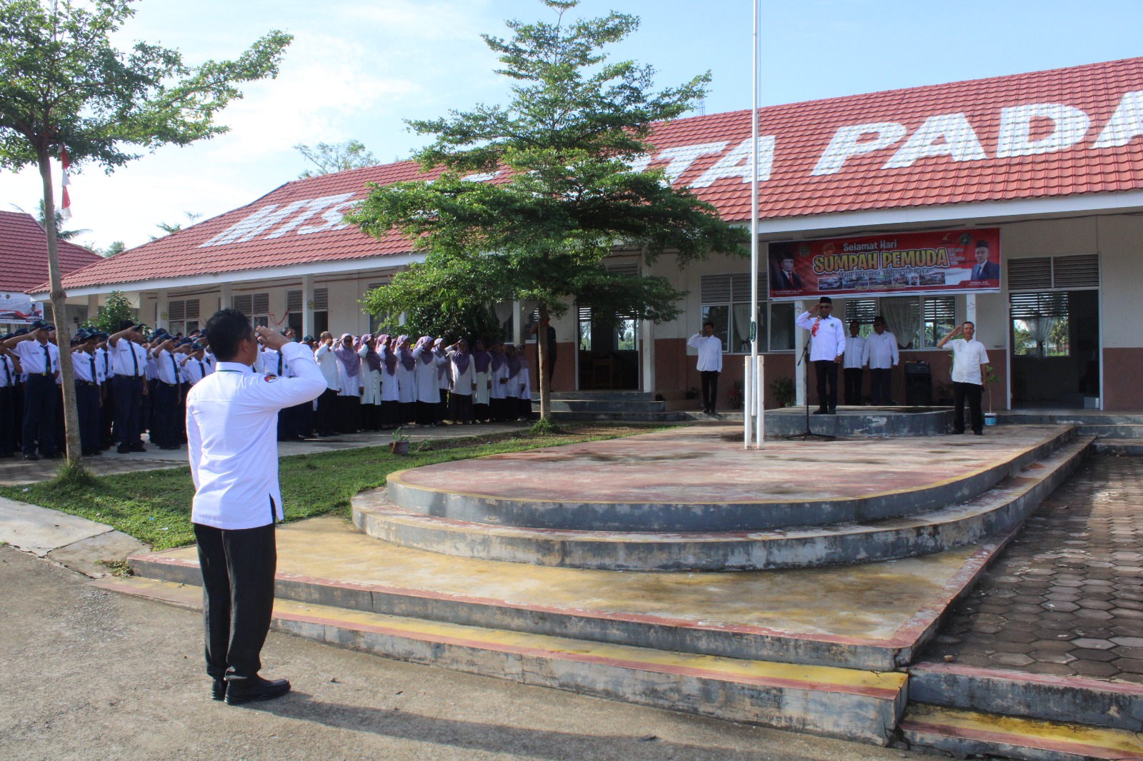 Pelaksanaan Hari Pahlawan di MTsn 5 kOTA Padang berjalan sukses, Minggu (10/11)